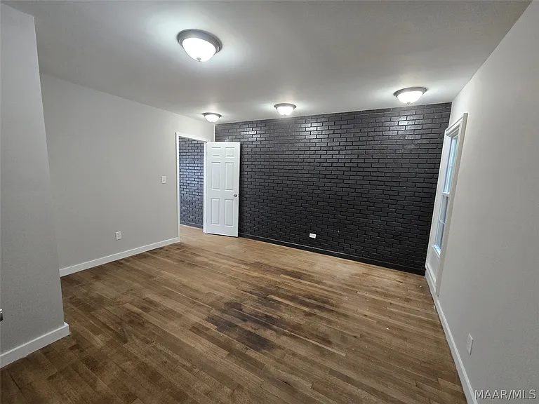 3737 Wesley Dr — Photo 5