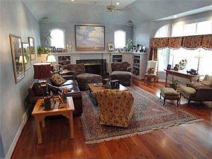 3rd image of 1 Plumwood Ct