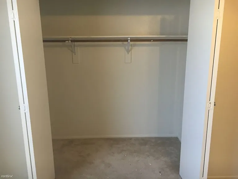 3205 Eagle Hill Ct #C — Photo 2