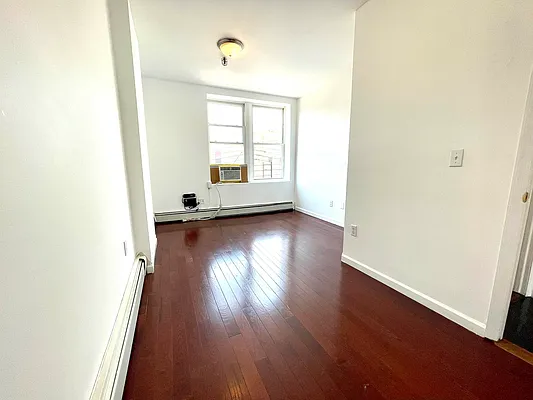 Rented by Evergreen Realty & Investments | media 15