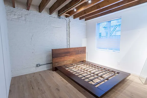 Rented by Solace SMC Inc | media 33