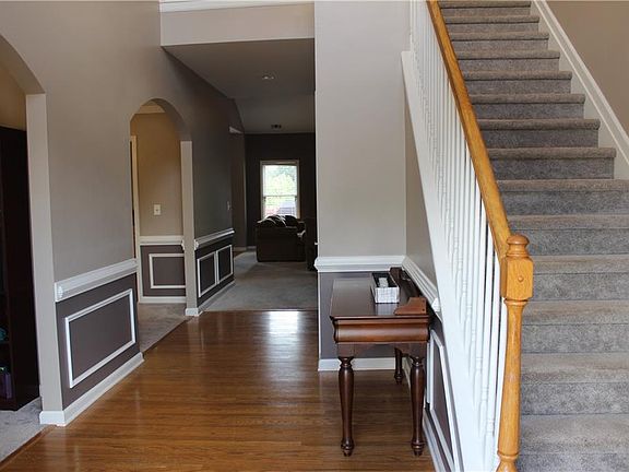 4th image of 1291 Thorncliff Way