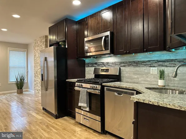 2238 Cross St, Philadelphia, PA 19146