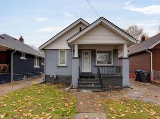 384 South St, Windsor, ON N9C2W5