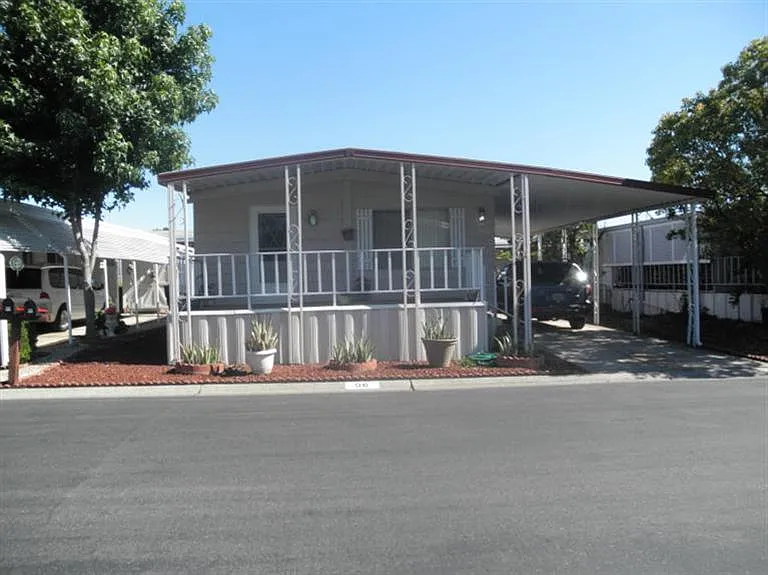 90 Lora Way photo 1