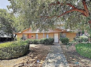 921 W Rochelle Rd, Irving, TX 75062