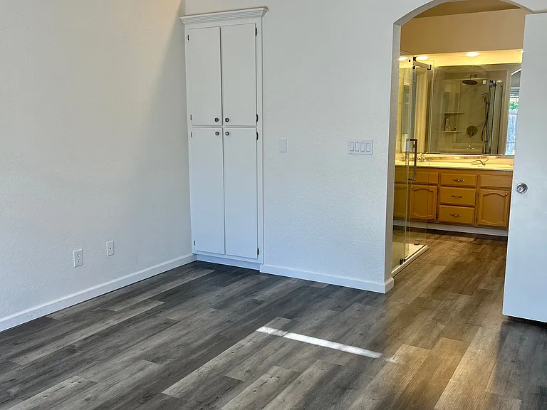 8164 Duncansby Ct — Photo 10