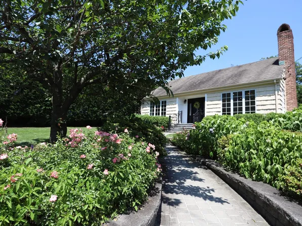 8 Hazel Road, Port Washington, NY 11050