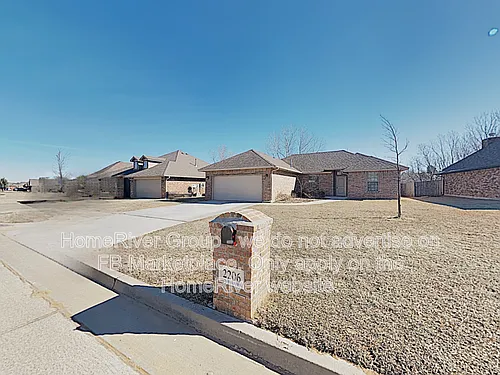 2206 Brook Dr Photo 1