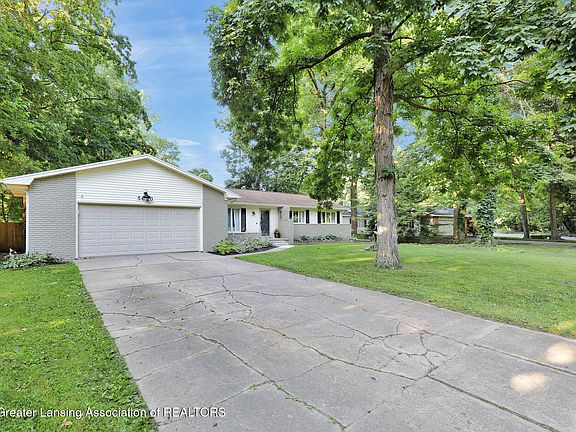 4th image of 5620 Grand River Dr