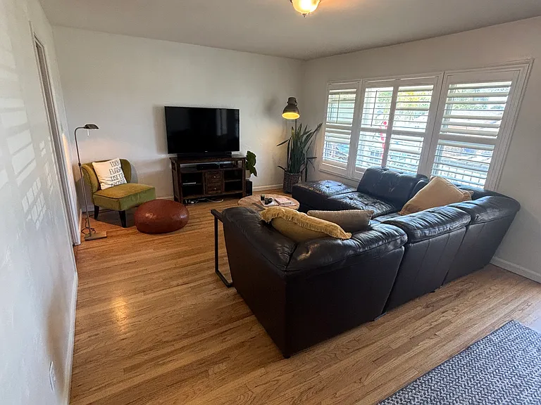 607 Claire Ave — Photo 4