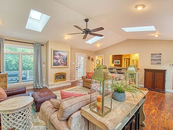 access to both decks