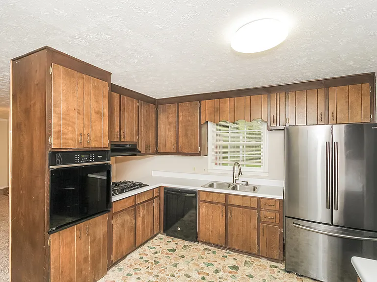 2617 Twin Oaks Dr SW — Photo 10