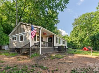 1226 Newfound Rd, Leicester, NC 28748
