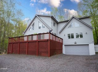 120 S Fairway Dr, Lake Ariel, PA 18436