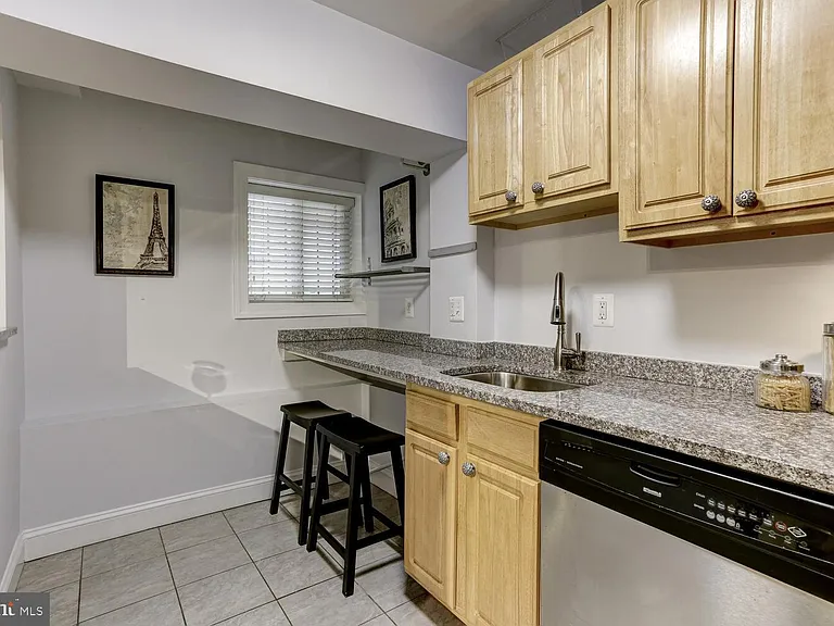 1833 S St NW #B1 — Photo 3