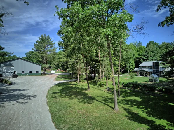 8901 184th Ave, Holton, MI 49425