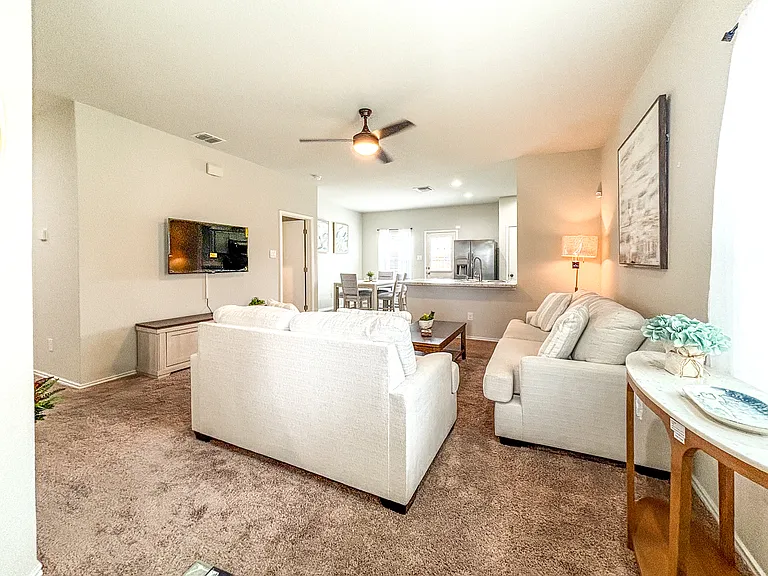 9023 Alvarado Bnd — Photo 8