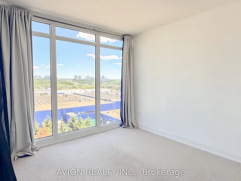 121 McMahon Dr #705 — Photo 11