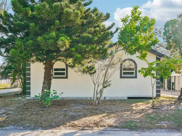 12832 Campbell Ln, Largo, FL 33774