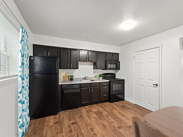Metro Apartments At Bethalto — Photo 70