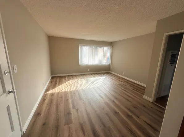 8310-8318-8322 Western Ave