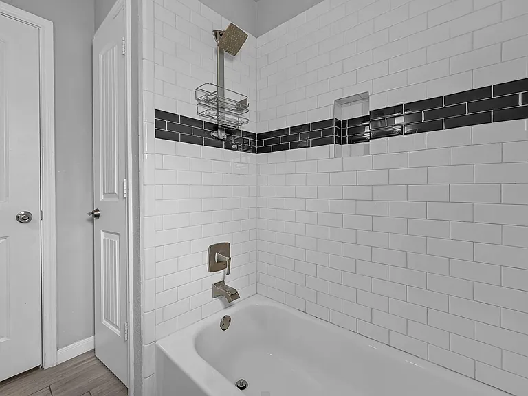 6705 Sherwood Dr — Photo 10