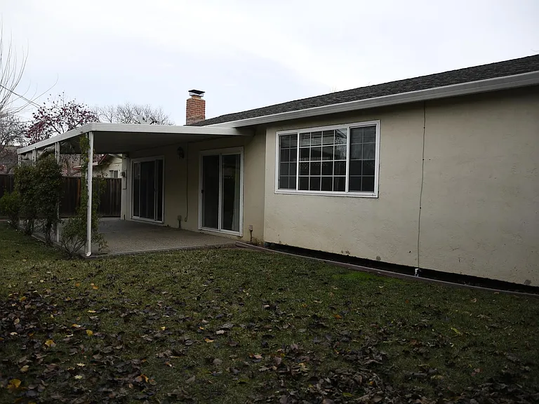 6385 Lillian Way — Photo 12