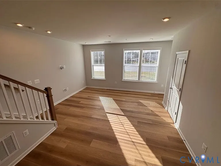 9252 Magellan Pkwy — Photo 2