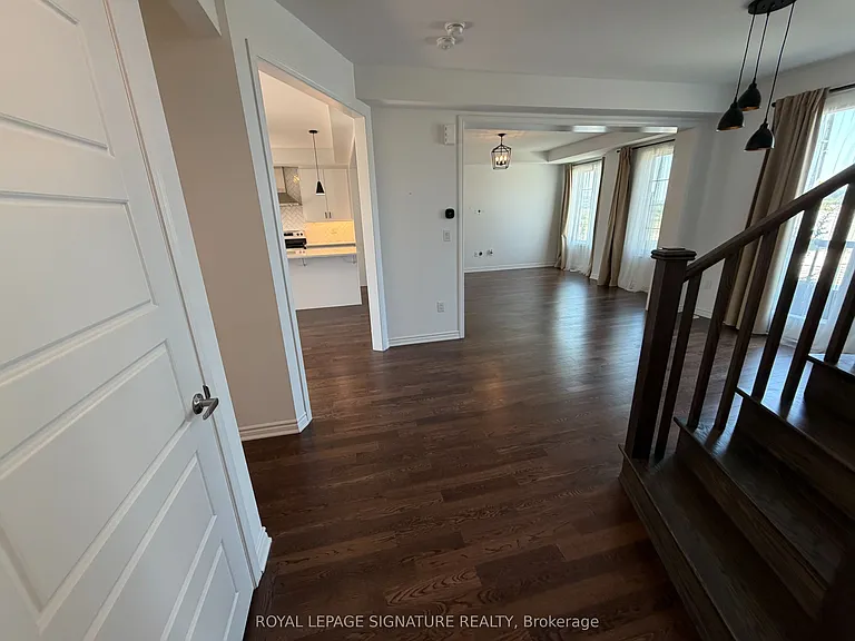 1392 William Halton Pkwy W — Photo 12