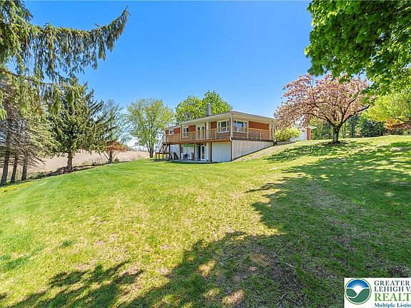 4th image of 400 S Hokendauqua Dr
