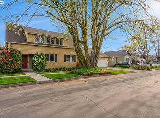 514 E 5th St, Newberg, OR 97132
