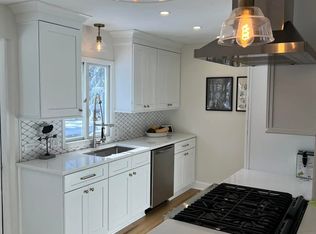 3195 Hillside Dr, Milford, MI 48380