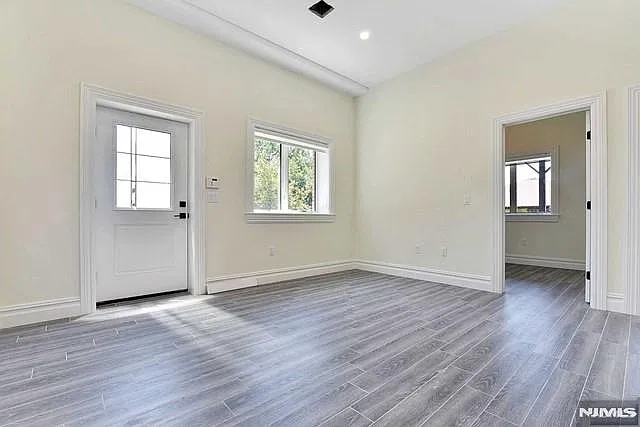 4 bed, 3.5 bath, 2218 sqft, $6,450 — Photo 4