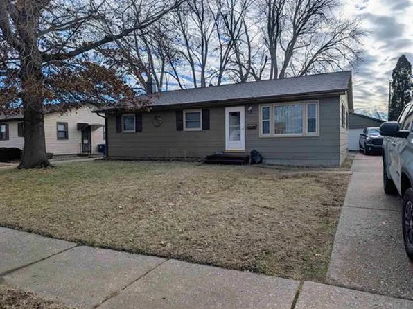 2121 W 34th St, Davenport, IA 52806