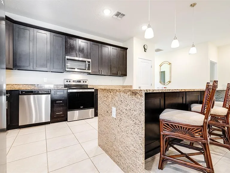 520 Nogales Ct — Photo 17
