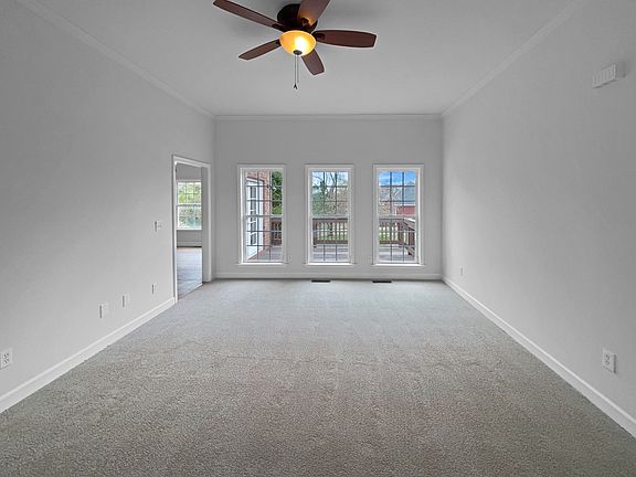 4th image of 101 Country Hills Dr