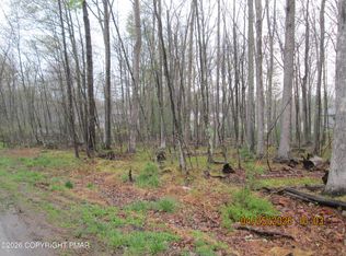 White Oak Dr #8, Tannersville, PA 18372