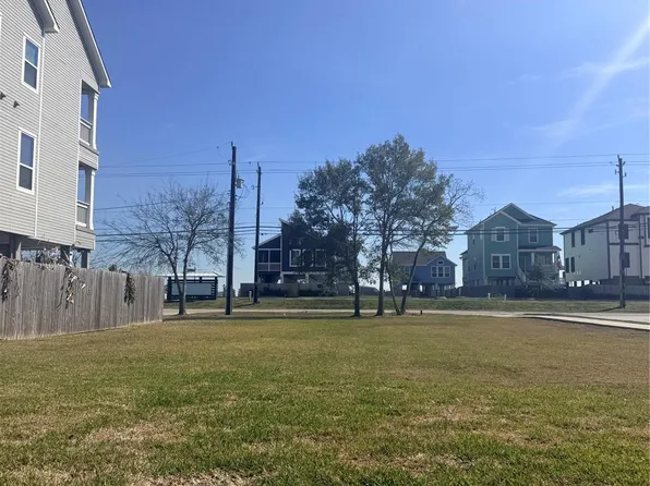 1329 N Meyer Rd, Seabrook, TX 77586