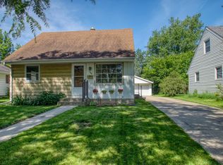 1308 W End Rd, Waukesha, WI 53188