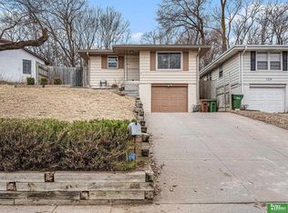 1326 Franklin St, Bellevue, NE 68005