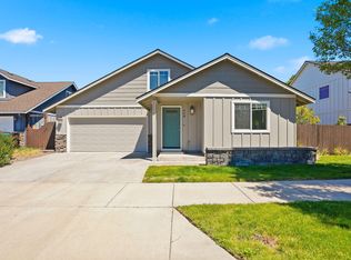 408 NW 24th Pl, Redmond, OR 97756