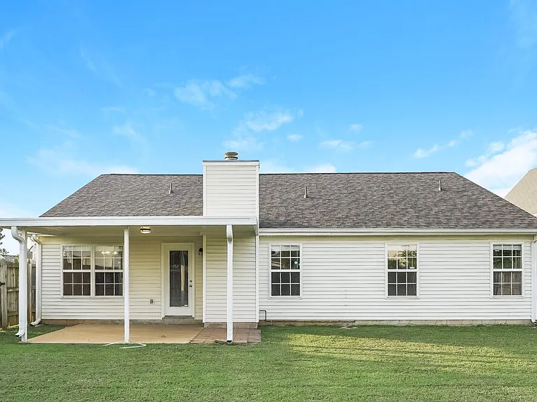 1547 Saint Andrews Dr — Photo 16