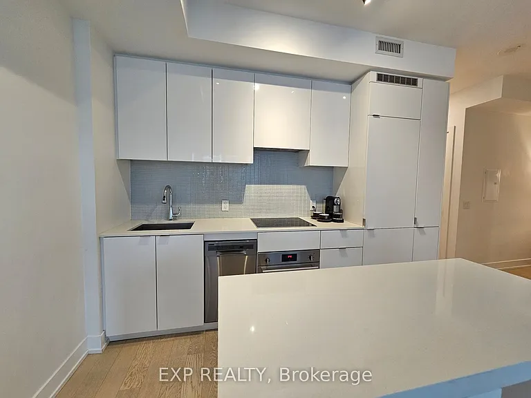 7 Grenville St #1209 — Photo 10