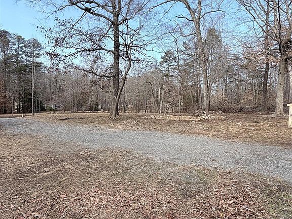 3rd image of 1085 Love Valley Rd