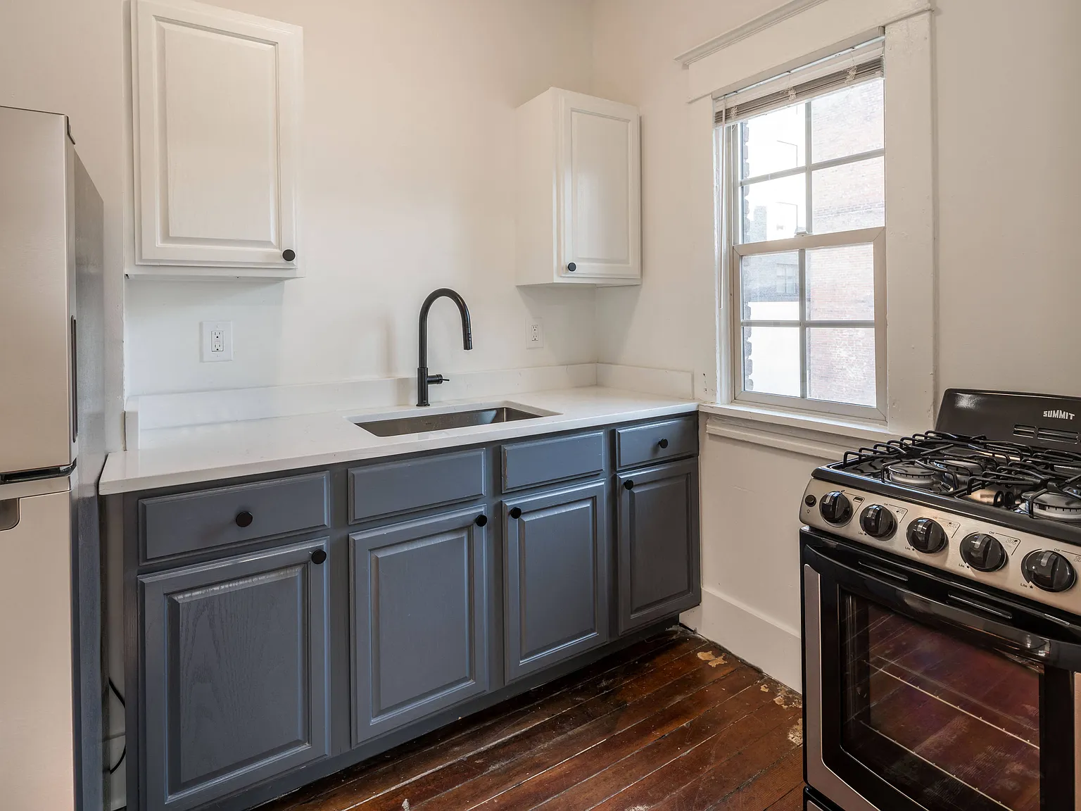Midtown Apartments — Photo 2