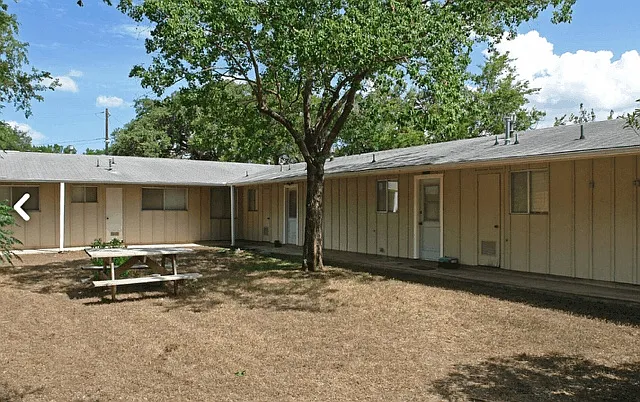 Building Photo - 3902 Seiders Ave #5