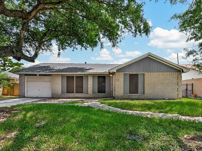 2714 S Brompton Dr — Photo 3