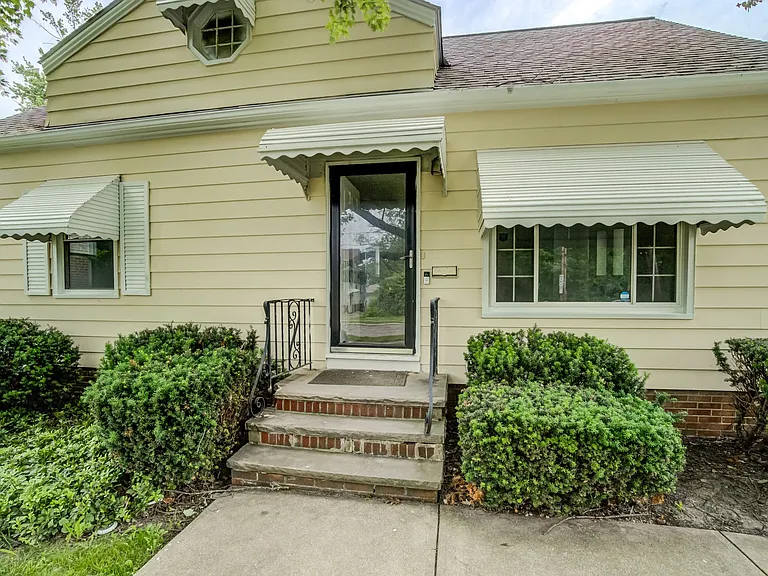 1343 Victory Dr — Photo 35