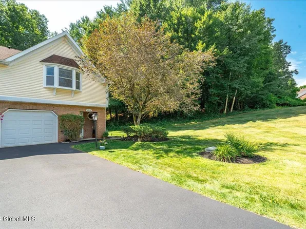 4038 Chaucer Place, Slingerlands, NY 12159